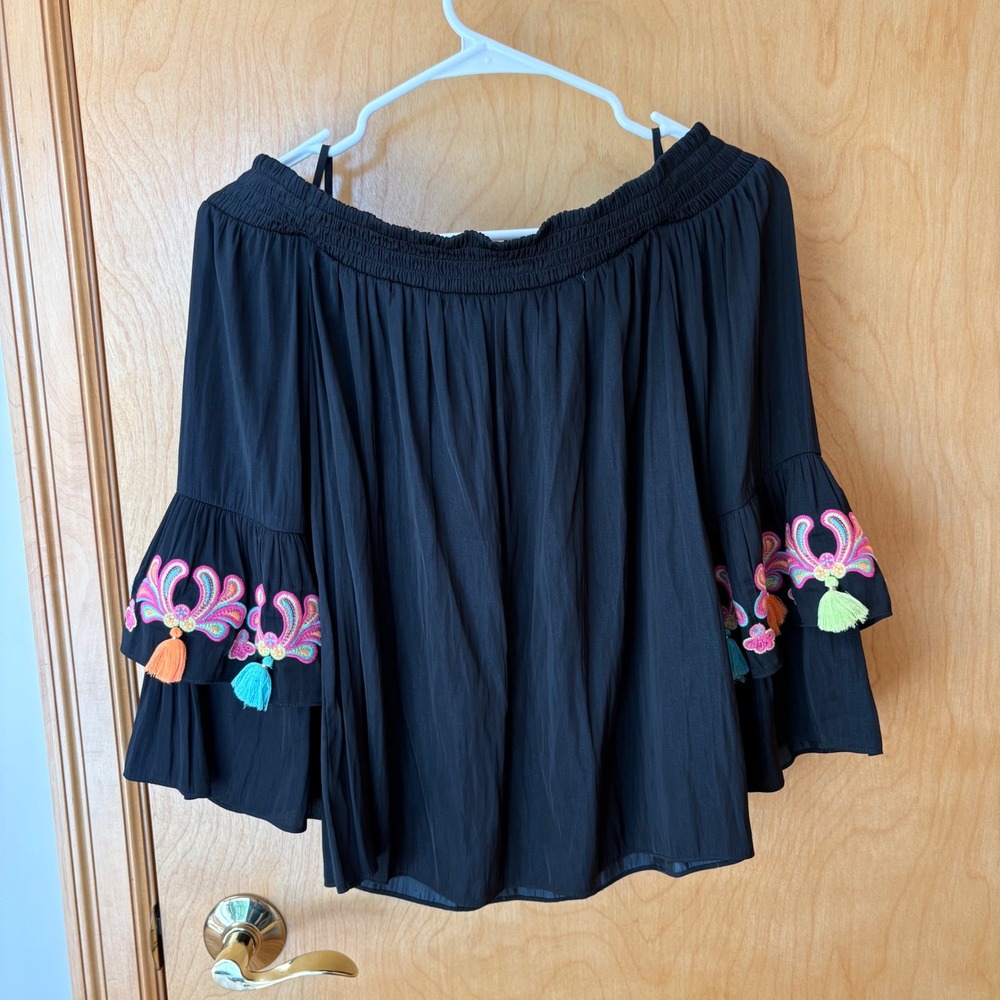 Lilly Pulitzer Top Womens Small Black Off Shoulder Embroidered Tassel 27940